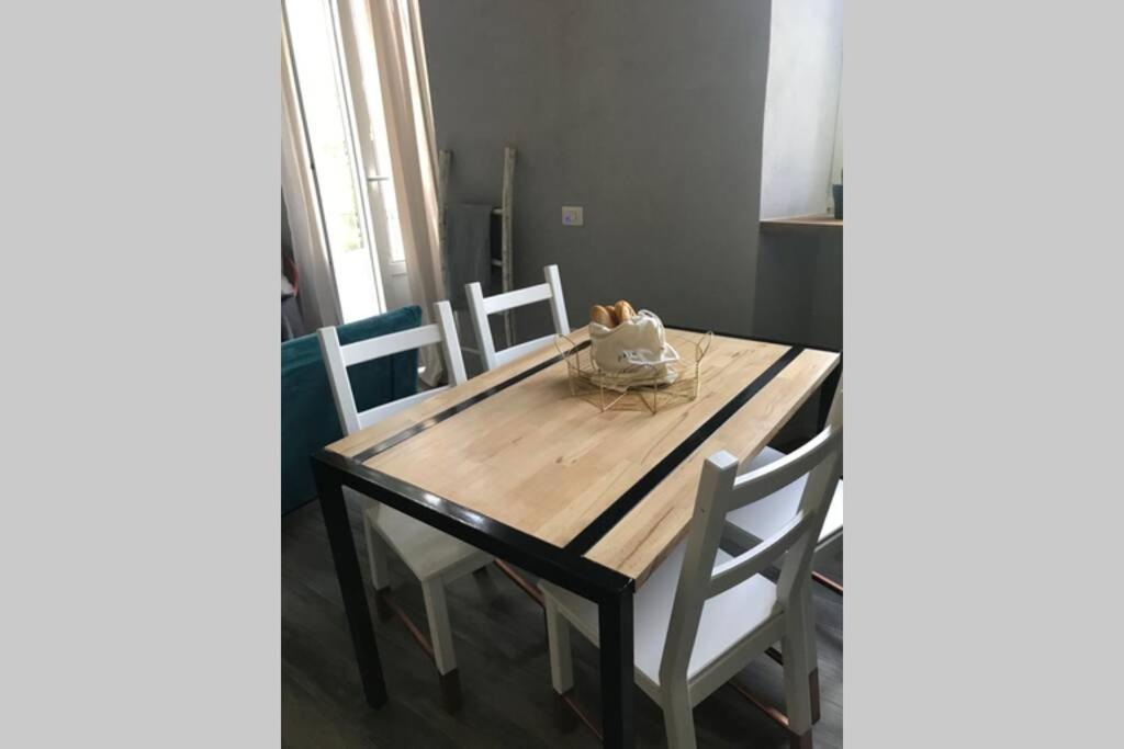 Mazzini Apartment Arona Dış mekan fotoğraf